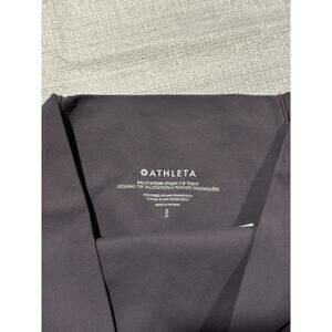 Athleta Salutation Stash Pocket II Capri Women's Activewear Leggings - Black